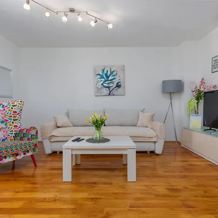 With Parking Space - 24301 Lägenhet Makarska