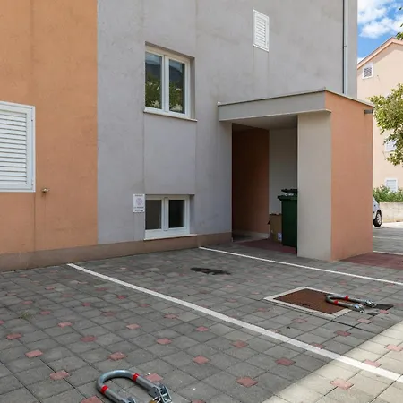 With Parking Space - 24301 Lägenhet *